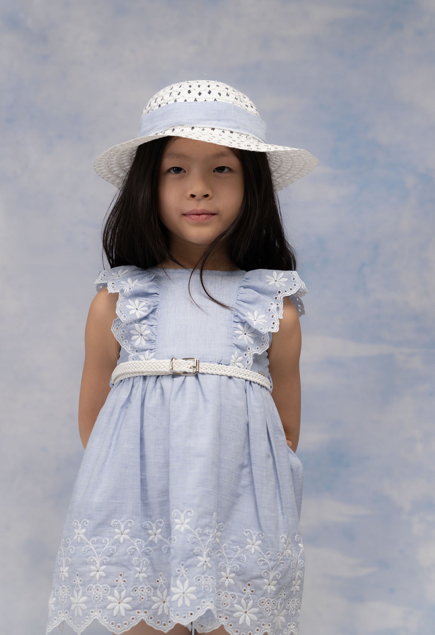 Vestito Con Cintura E Cappello