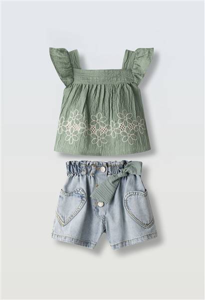 COMPLETO TOP CON PANTALONCINO JEANS